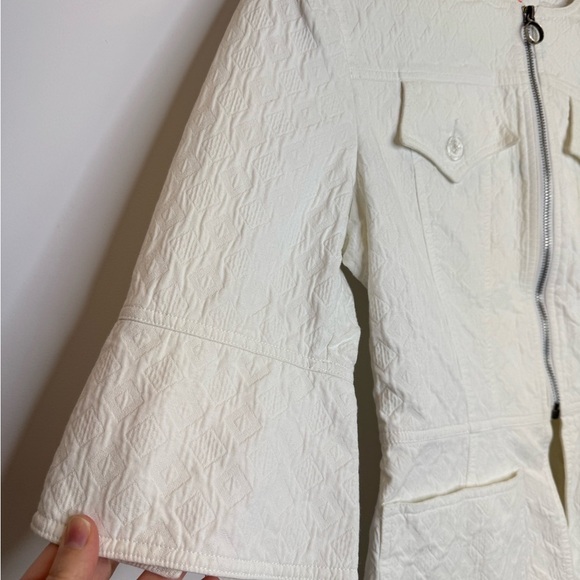 Bazar par Christian Lacroix White Y2K quilted texture o-ring Blazer - Picture 6 of 11